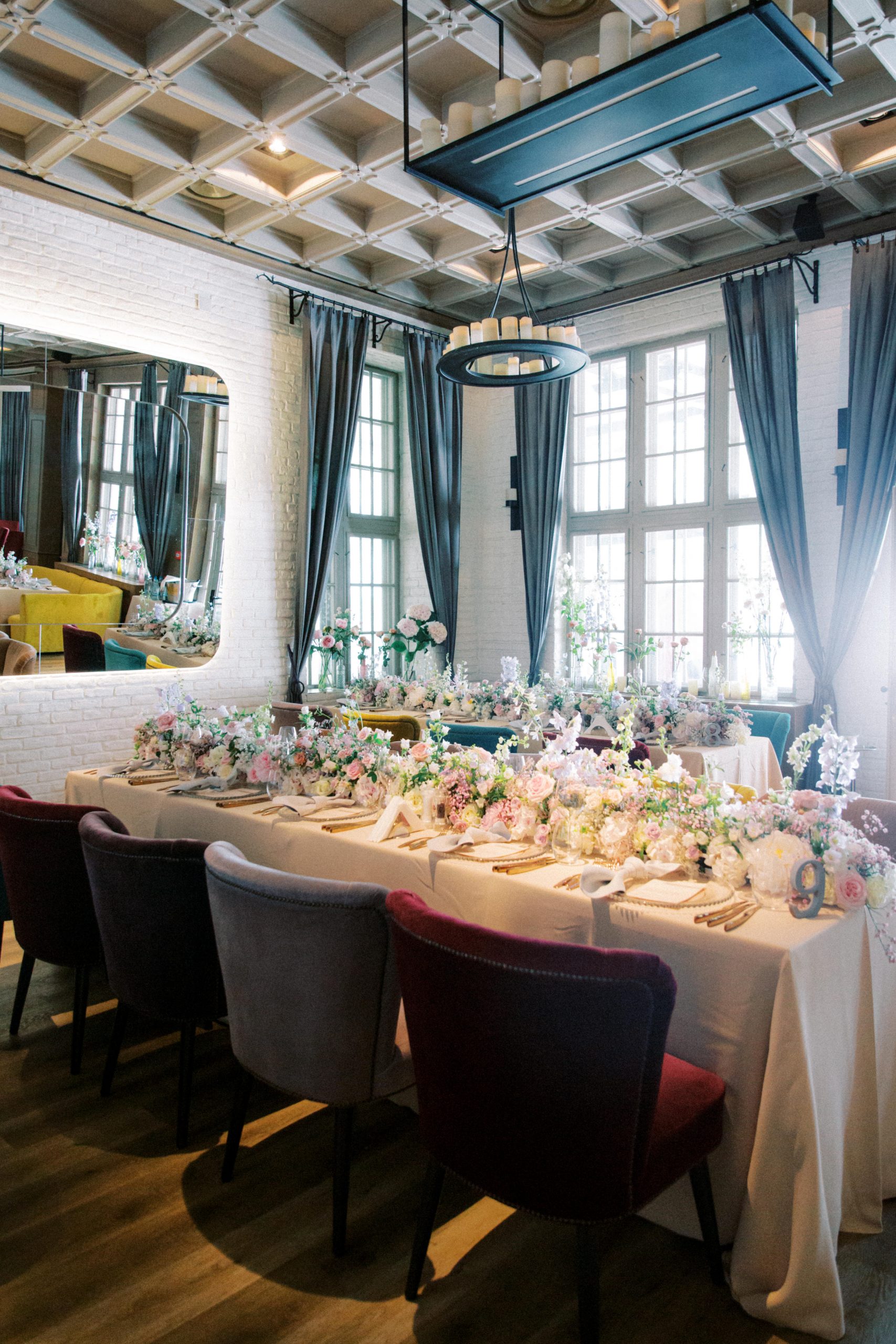 Imagine Aranjamente-florale-eveniment-Restaurant-Diplomat-scaled1.jpg